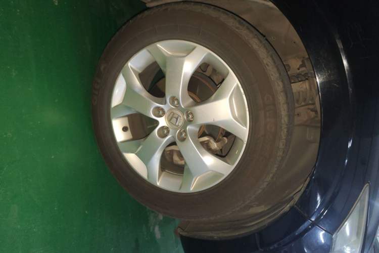 Used Honda Crosstour 2011 3.5L Prestige Edition Right Front Wheel Hub