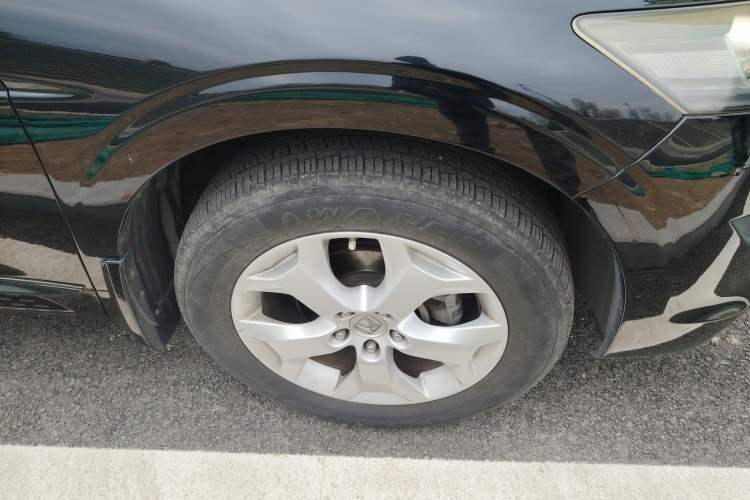 Used Honda Crosstour 2011 3.5L Flagship Edition Right Front Wheel Hub
