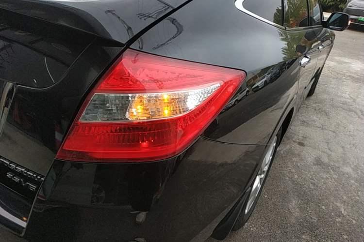 Used Honda Crosstour 2011 3.5L Flagship Edition Right Rear Taillight