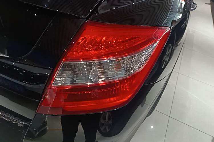 Used Honda Crosstour 2011 3.5L Flagship Edition Right Rear Taillight