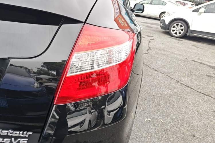 Used Honda Crosstour 2011 3.5L Flagship Edition Right Rear Taillight