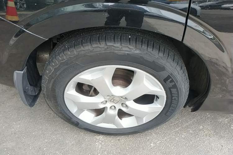 Used Honda Crosstour 2011 3.5L Flagship Edition Right Rear Wheel Hub