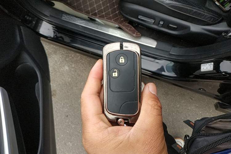 Used Honda Crosstour 2011 3.5L Flagship Edition Vehicle Key