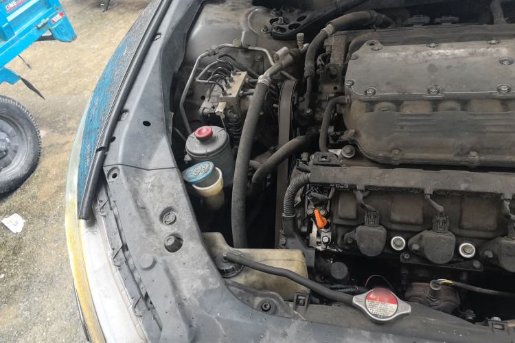 Used Honda Crosstour 2011 3.5L Flagship Edition Engine Bay Right