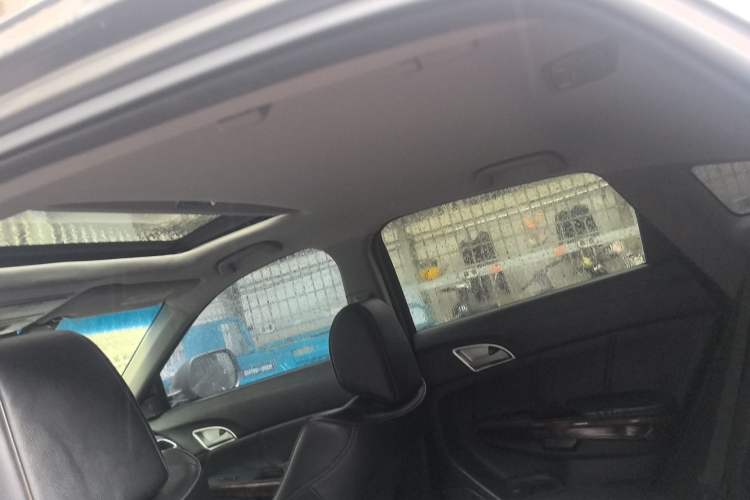 Used Honda Crosstour 2011 3.5L Flagship Edition Headliner