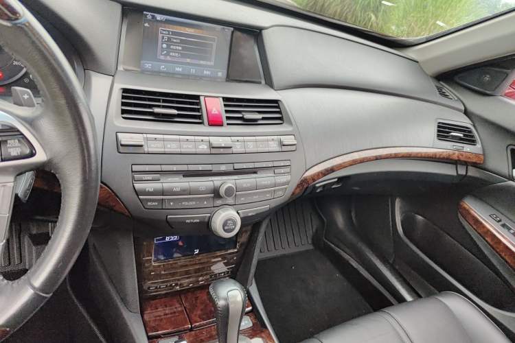 Used Honda Crosstour 2011 3.5L Prestige Edition Audio And AC Panel