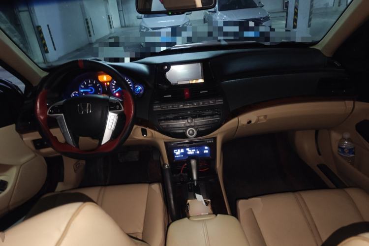 Used Honda Crosstour 2011 3.5L Prestige Edition Center Console