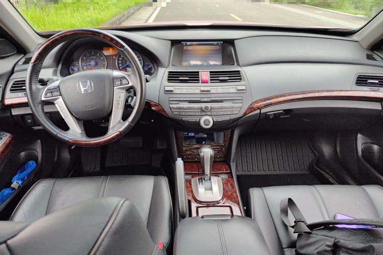 Used Honda Crosstour 2011 3.5L Prestige Edition Center Console