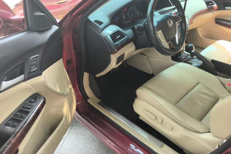 Used Honda Crosstour 2011 3.5L Prestige Edition Driver Seat