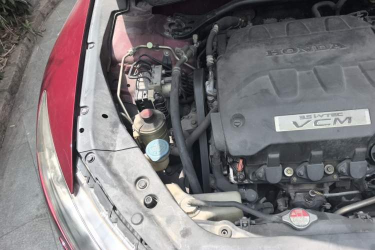Used Honda Crosstour 2011 3.5L Prestige Edition Engine Bay Right