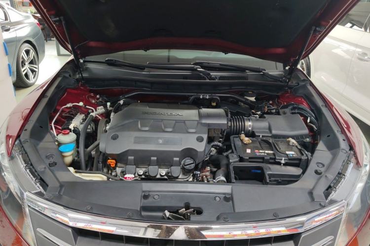 Used Honda Crosstour 2011 3.5L Flagship Edition Engine Bay