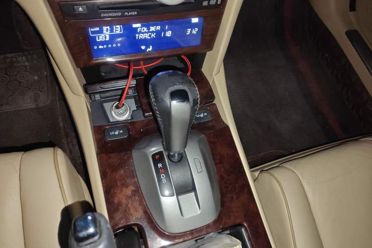 Used Honda Crosstour 2011 3.5L Prestige Edition Gear Lever