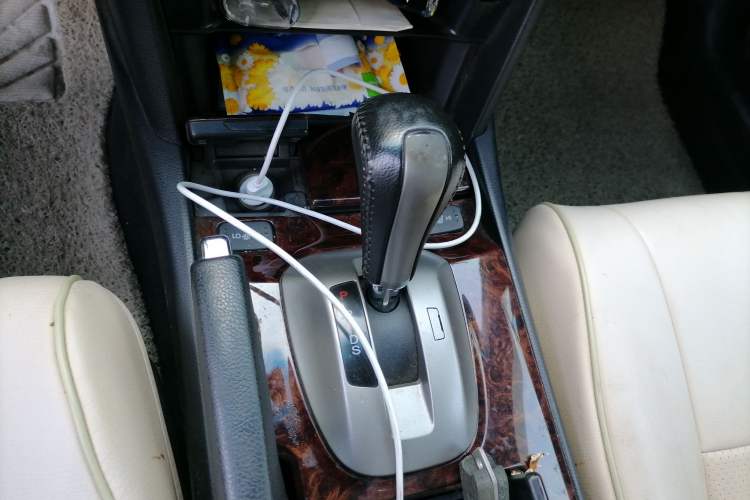 Used Honda Crosstour 2011 3.5L Prestige Edition Gear Lever
