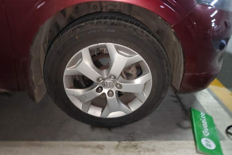 Used Honda Crosstour 2011 3.5L Prestige Edition Right Front Wheel Hub