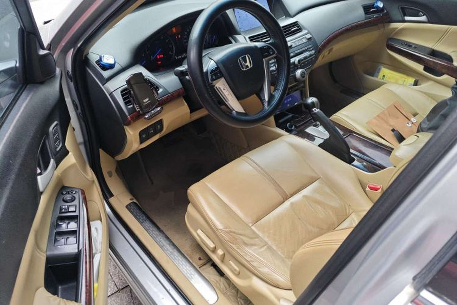 Used Honda Crosstour 2011 3.5L Prestige Edition Driver Seat
