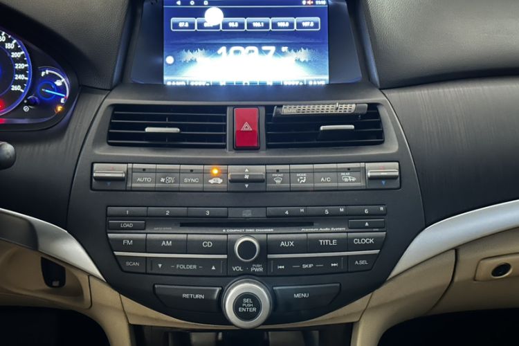 Used Honda Crosstour 2011 3.5L Prestige Edition Audio And AC Panel