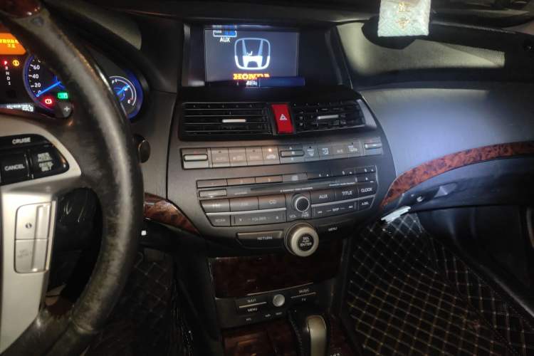 Used Honda Crosstour 2011 3.5L Prestige Edition Audio And AC Panel