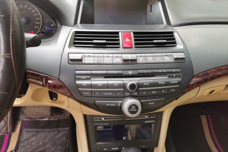 Used Honda Crosstour 2011 3.5L Prestige Edition Audio And AC Panel