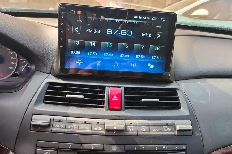 Used Honda Crosstour 2011 3.5L Prestige Edition Audio And AC Panel