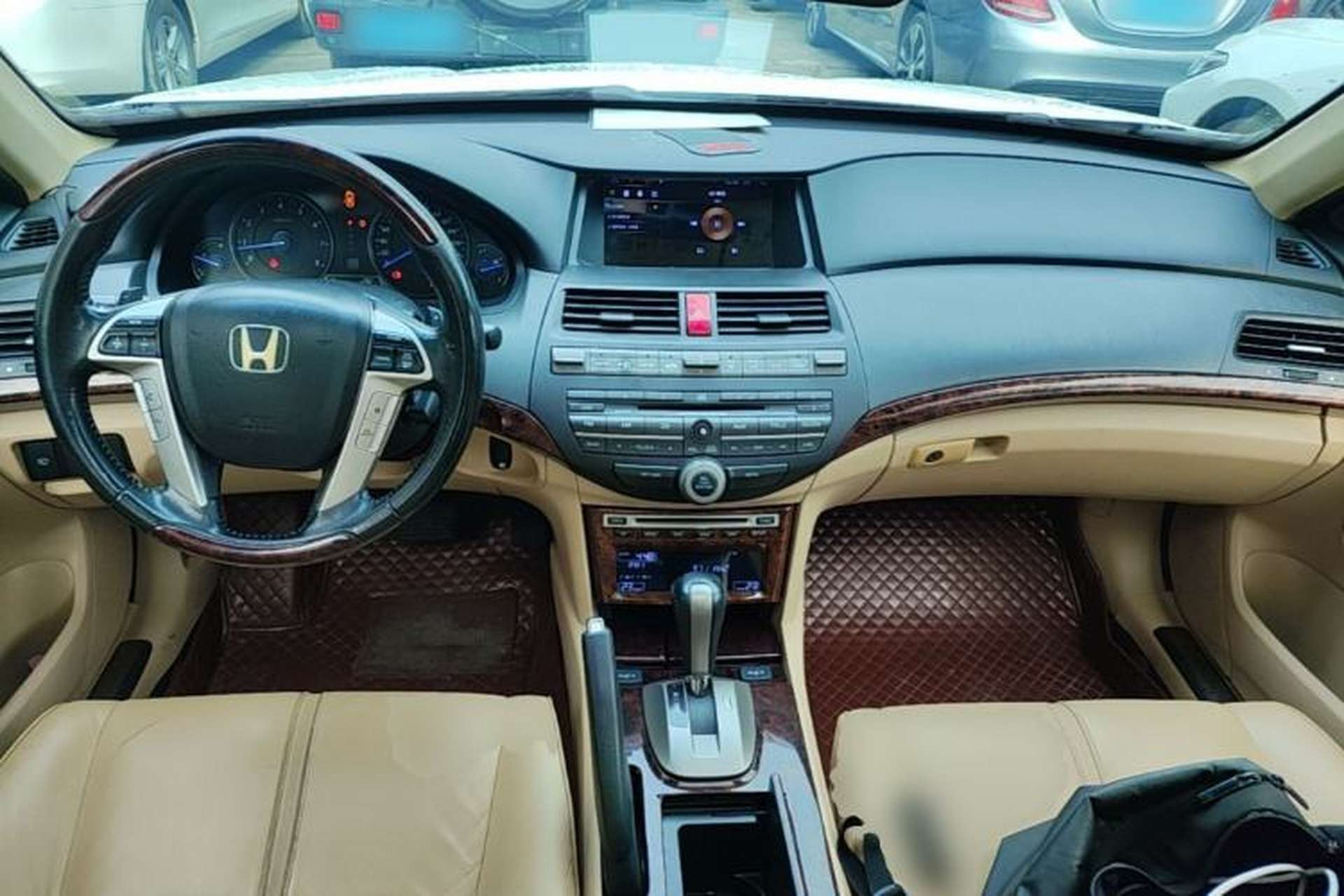 Used Honda Crosstour 2011 3.5L Prestige Edition Center Console