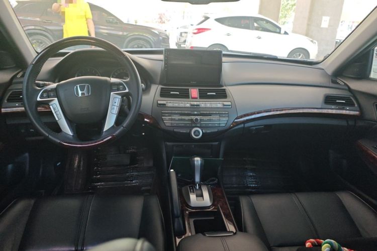 Used Honda Crosstour 2011 3.5L Prestige Edition Center Console