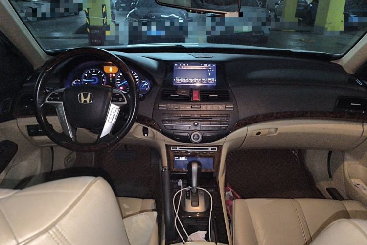 Used Honda Crosstour 2011 3.5L Prestige Edition Center Console