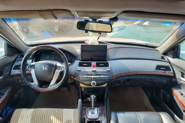 Used Honda Crosstour 2011 3.5L Prestige Edition Center Console