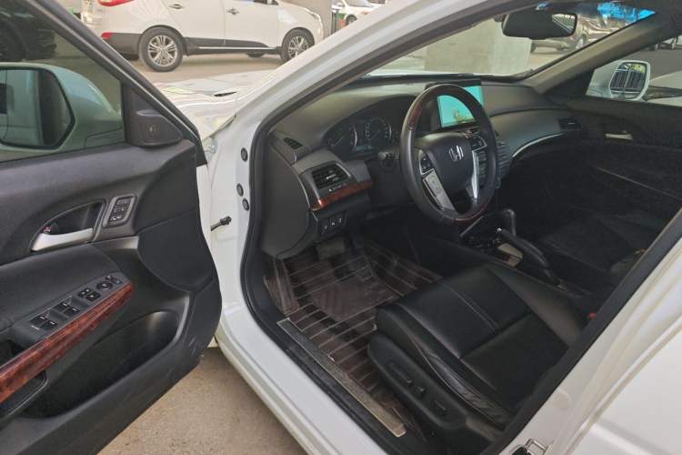 Used Honda Crosstour 2011 3.5L Prestige Edition Driver Seat