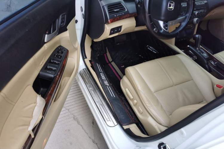 Used Honda Crosstour 2011 3.5L Prestige Edition Driver Seat
