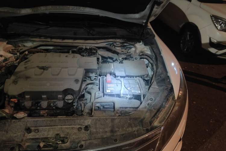 Used Honda Crosstour 2011 3.5L Prestige Edition Engine Bay Left