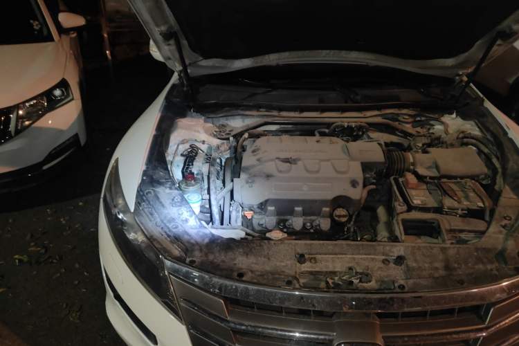 Used Honda Crosstour 2011 3.5L Prestige Edition Engine Bay Right