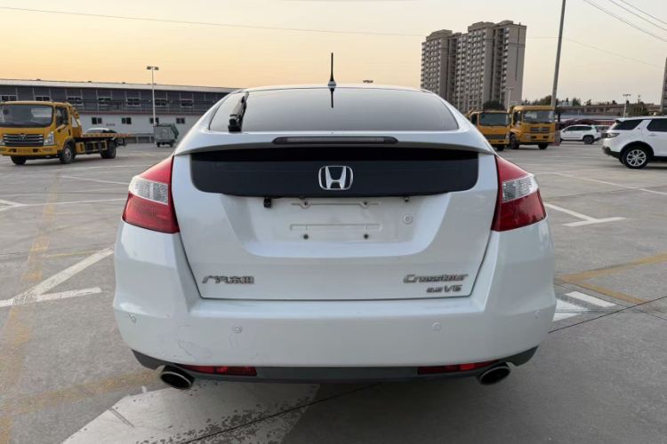 Used Honda Crosstour 2011 3.5L Prestige Edition Exterior 2