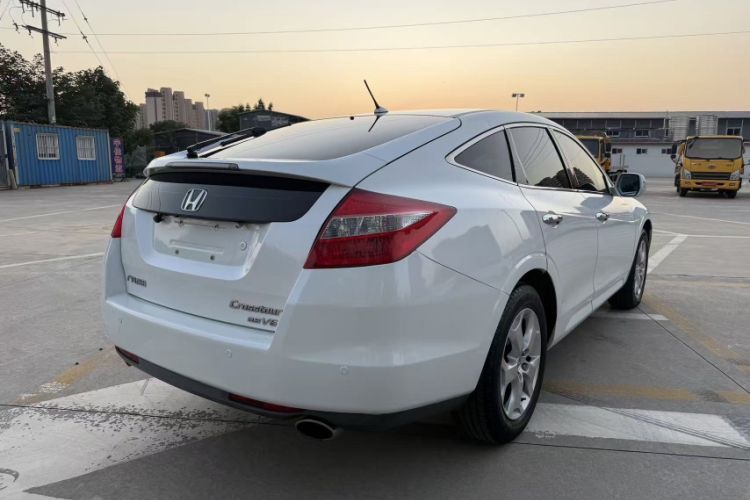 Used Honda Crosstour 2011 3.5L Prestige Edition Exterior 4