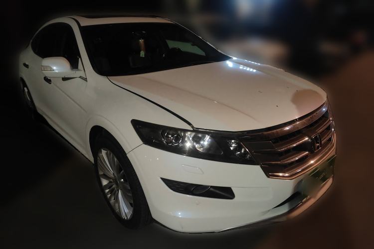 Used Honda Crosstour 2011 3.5L Prestige Edition Front Right 45 Deg