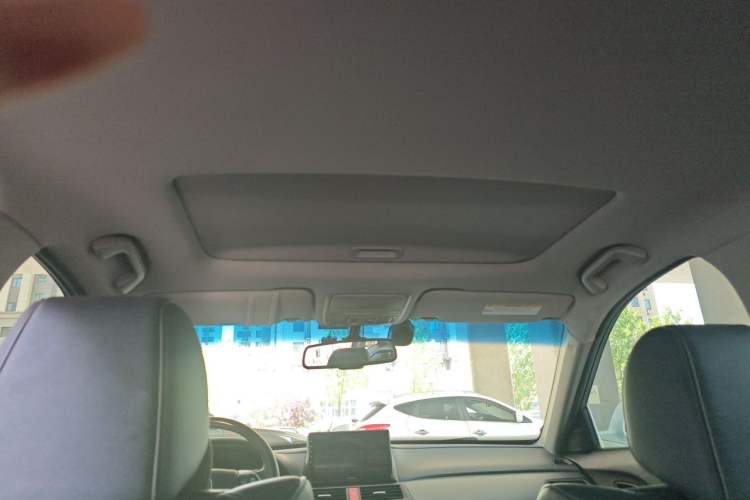 Used Honda Crosstour 2011 3.5L Prestige Edition Headliner