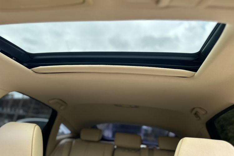 Used Honda Crosstour 2011 3.5L Prestige Edition Headliner