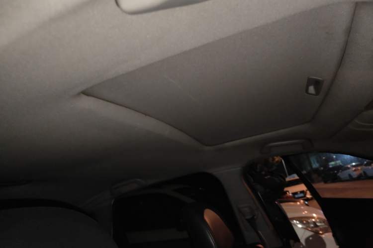 Used Honda Crosstour 2011 3.5L Prestige Edition Headliner