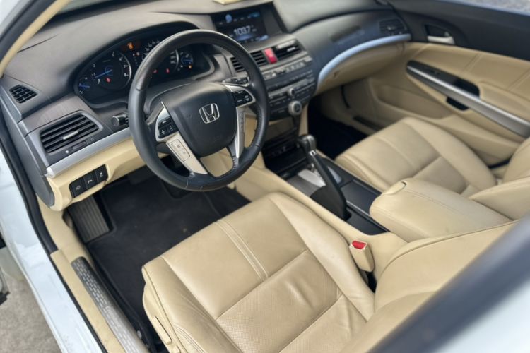 Used Honda Crosstour 2011 3.5L Prestige Edition Interior 6