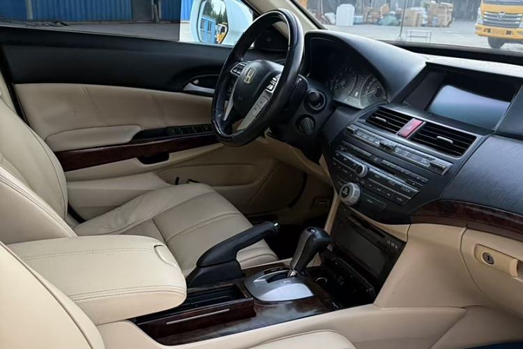 Used Honda Crosstour 2011 3.5L Prestige Edition Left Front Seat