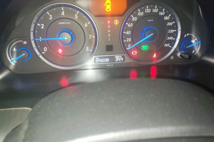 Used Honda Crosstour 2011 3.5L Prestige Edition Odometer Close Up
