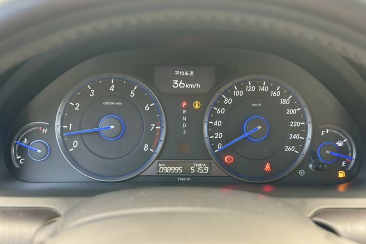 Used Honda Crosstour 2011 3.5L Prestige Edition Odometer Close Up