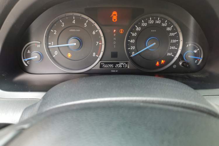 Used Honda Crosstour 2011 3.5L Prestige Edition Odometer Close Up