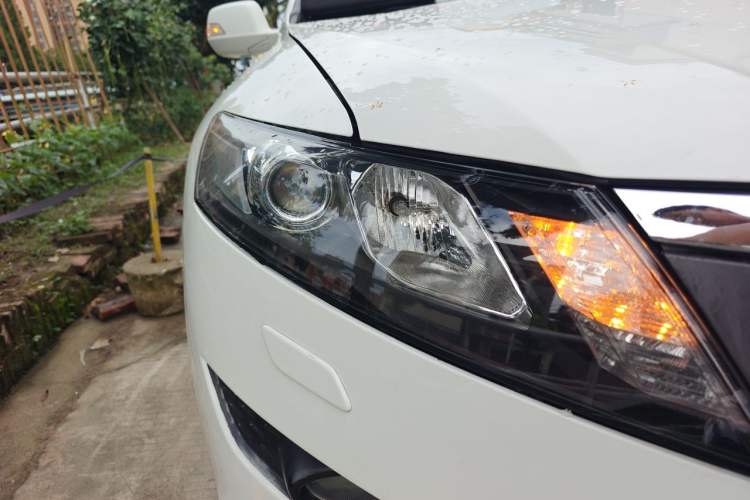 Used Honda Crosstour 2011 3.5L Flagship Edition Right Front Headlight
