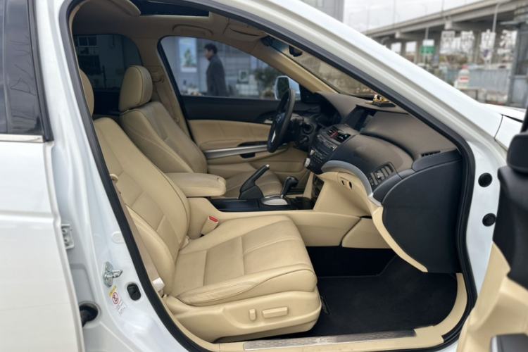 Used Honda Crosstour 2011 3.5L Prestige Edition Right Front Seat