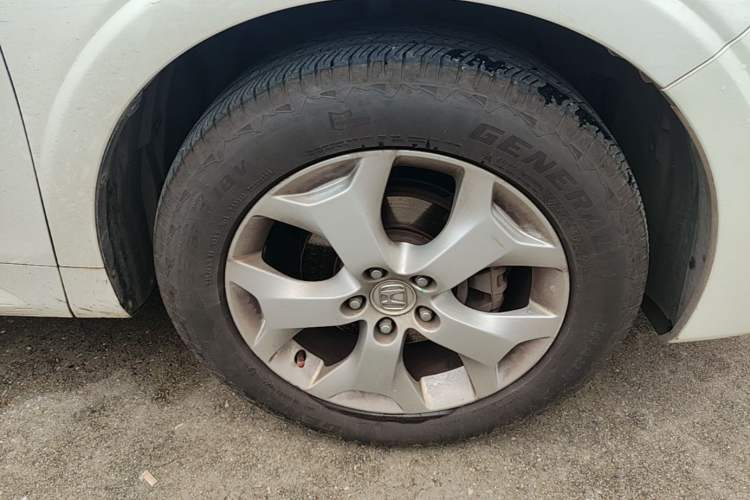Used Honda Crosstour 2011 3.5L Prestige Edition Right Front Wheel Hub