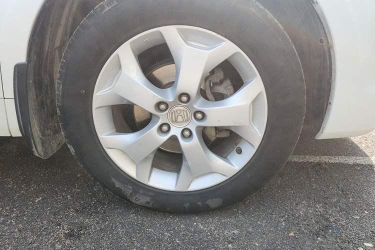 Used Honda Crosstour 2011 3.5L Prestige Edition Right Front Wheel Hub