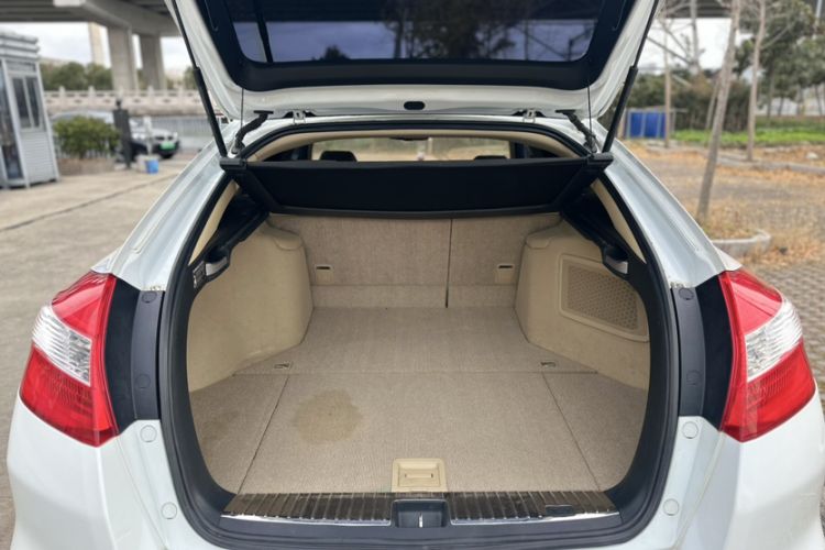 Used Honda Crosstour 2011 3.5L Prestige Edition Trunk