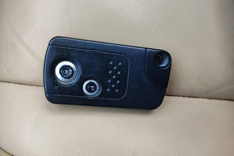Used Honda Crosstour 2011 3.5L Prestige Edition Vehicle Key