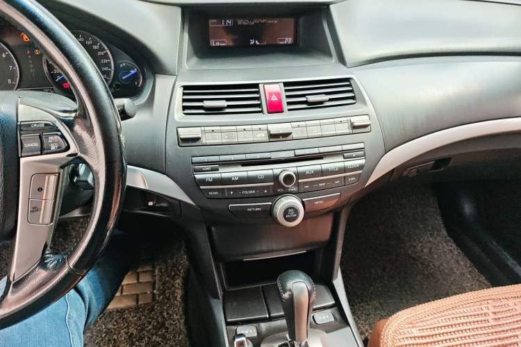 Used Honda Crosstour 2012 2.4L Luxury Edition Audio And AC Panel
