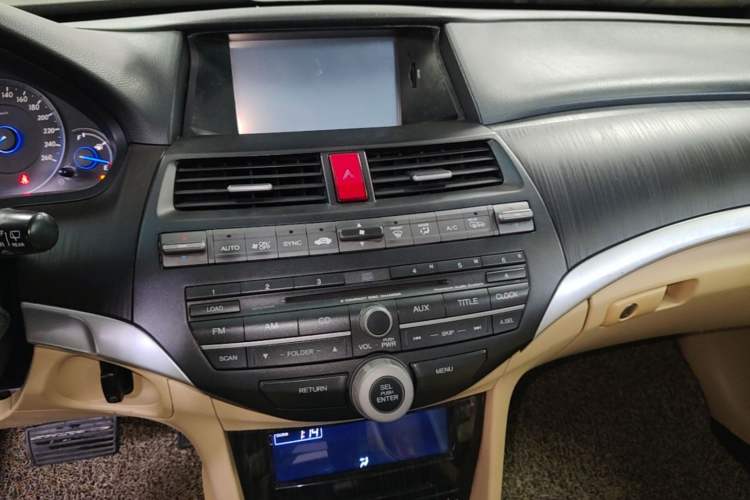 Used Honda Crosstour 2012 2.4L Luxury Edition Audio And AC Panel